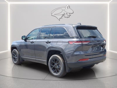 2026 Jeep Grand Cherokee Laredo Altitude