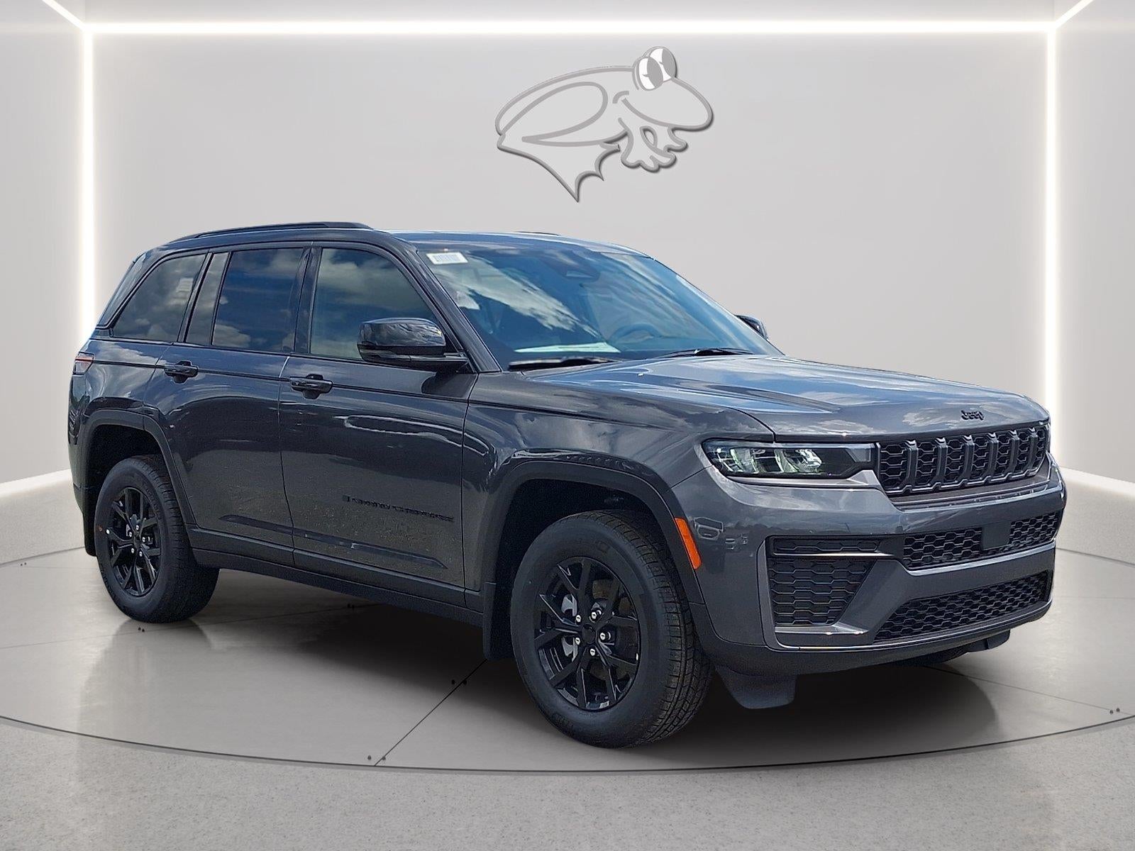 2026 Jeep Grand Cherokee Laredo Altitude