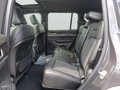 2026 Jeep Grand Cherokee Laredo Altitude