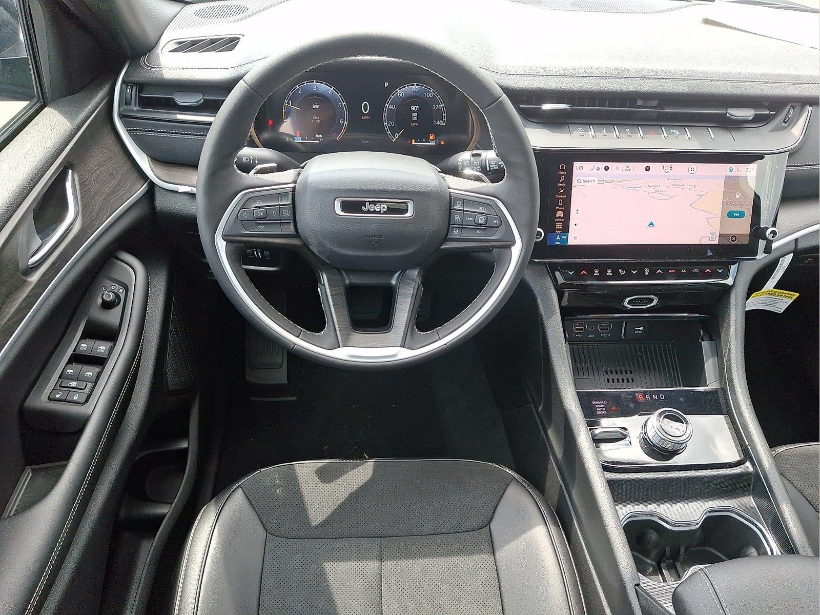 2026 Jeep Grand Cherokee Laredo Altitude