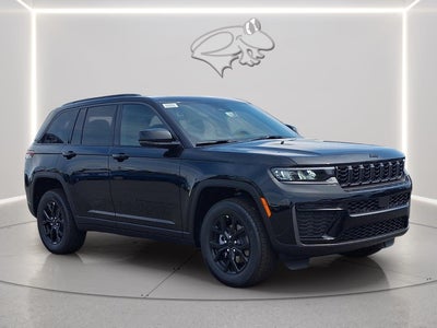 2026 Jeep Grand Cherokee Laredo Altitude