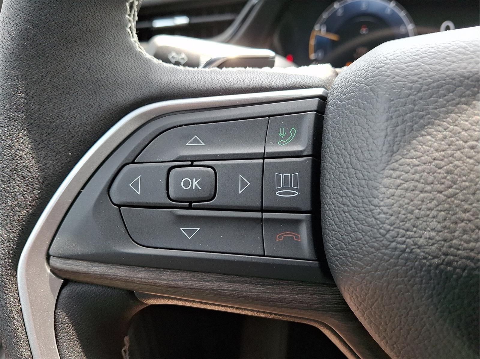 2026 Jeep Grand Cherokee Laredo Altitude