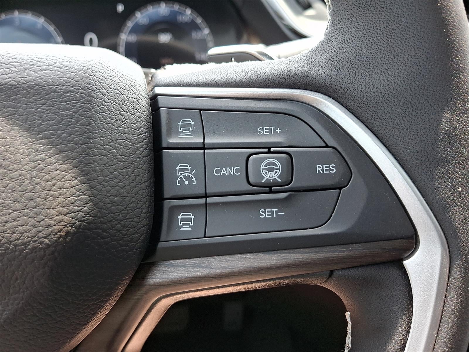 2026 Jeep Grand Cherokee Laredo Altitude