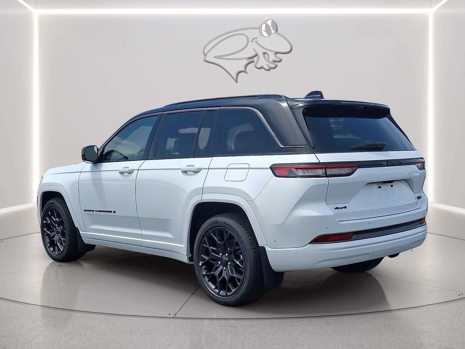 2026 Jeep Grand Cherokee Summit