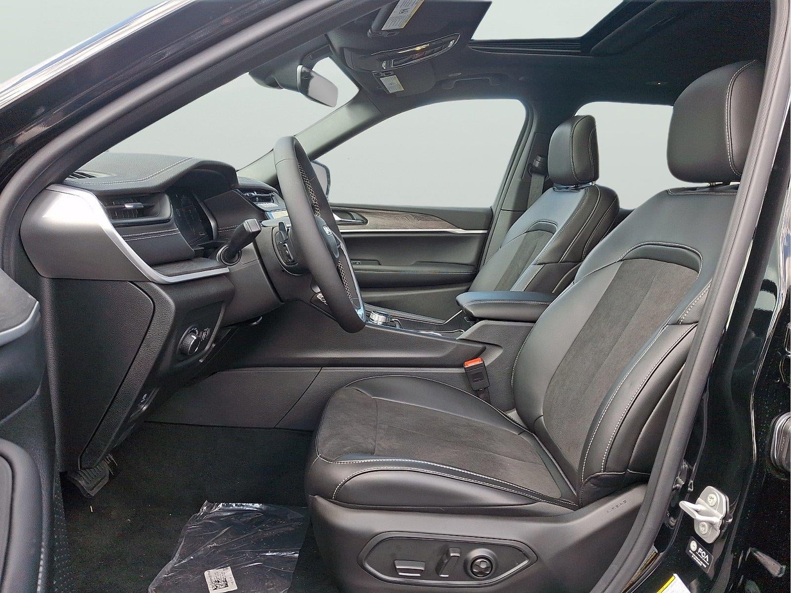 2027 Jeep Grand Cherokee L Laredo Altitude