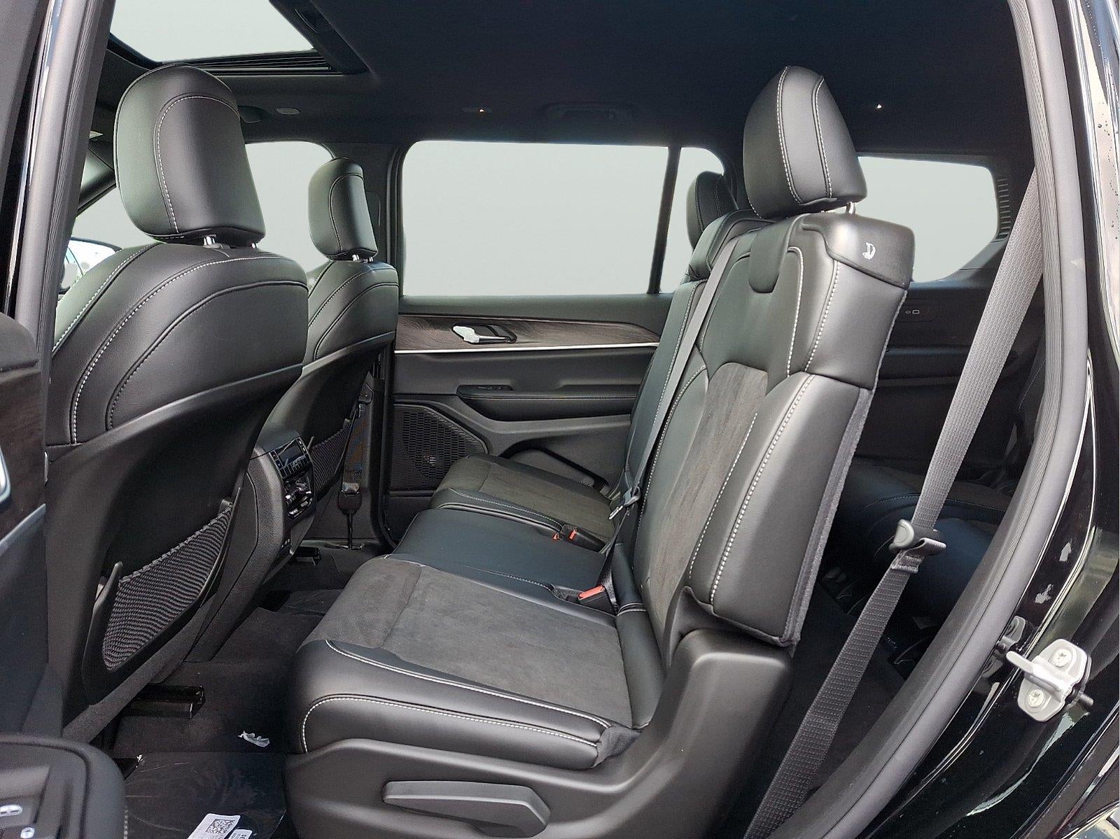 2027 Jeep Grand Cherokee L Laredo Altitude