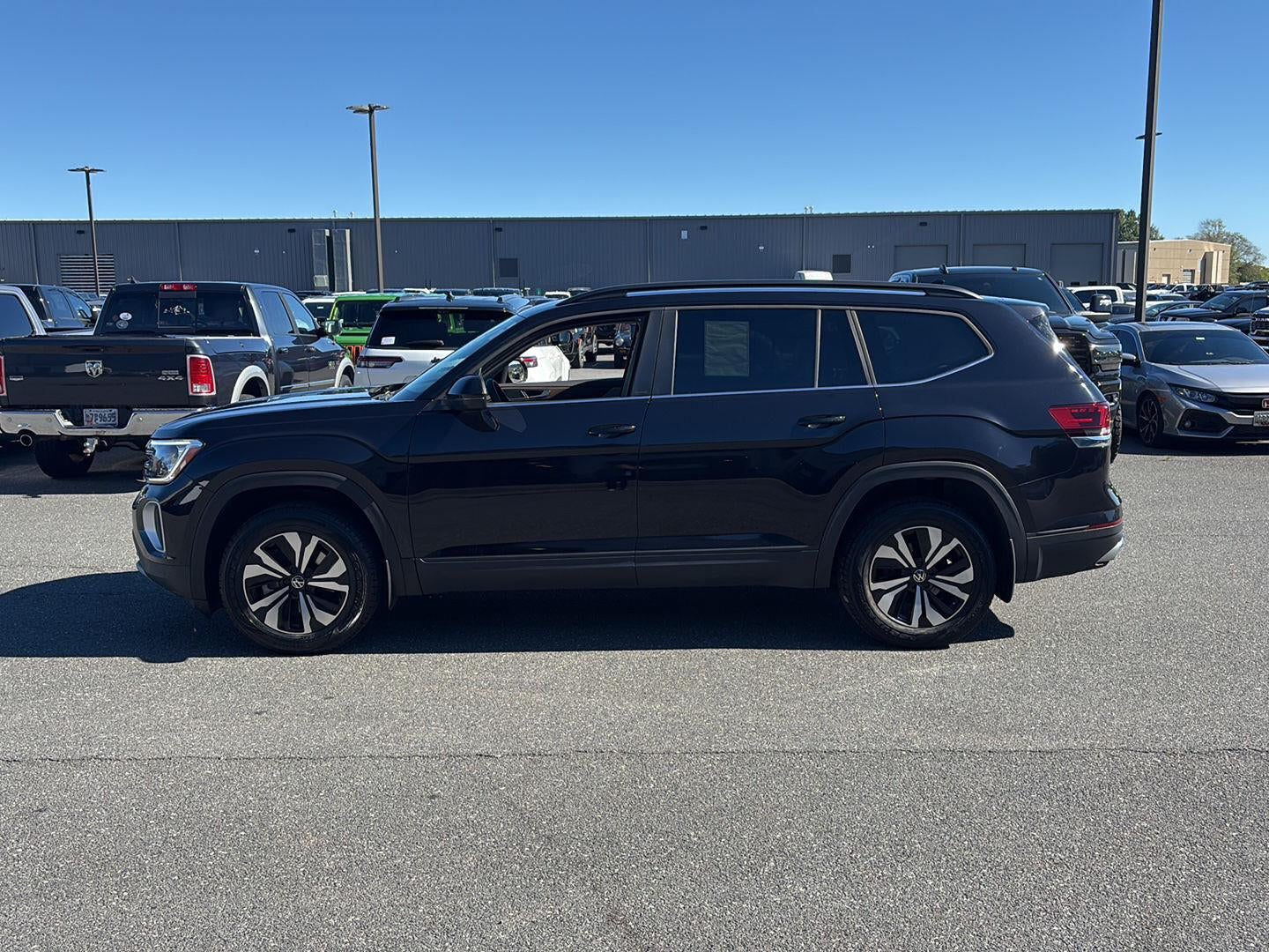 2024 Volkswagen Atlas 2.0T SE
