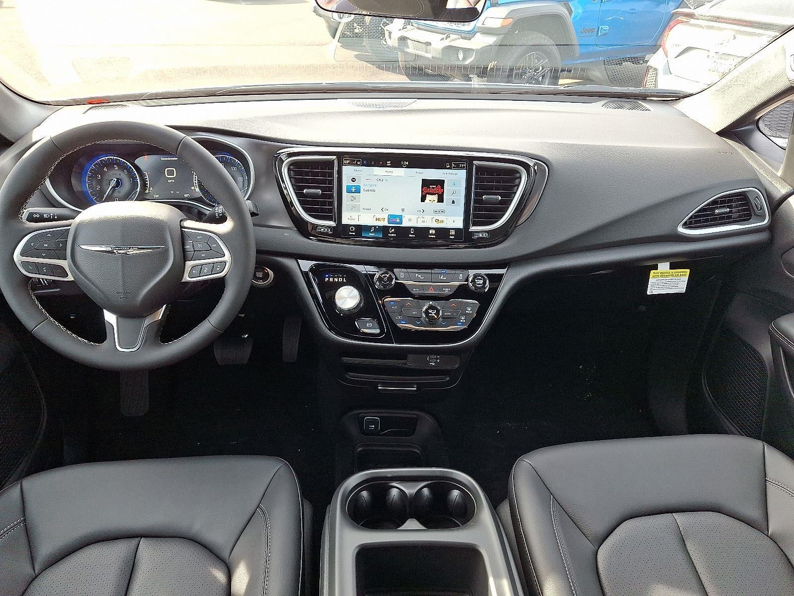 2026 Chrysler Voyager LX