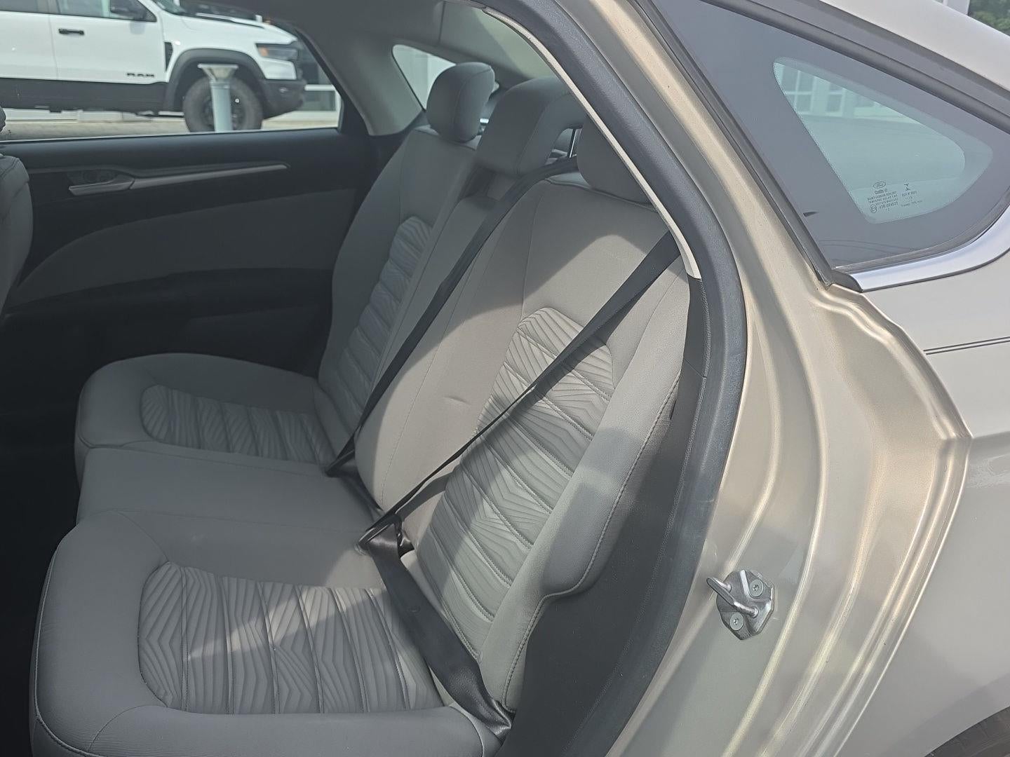 2016 Ford FUSION S