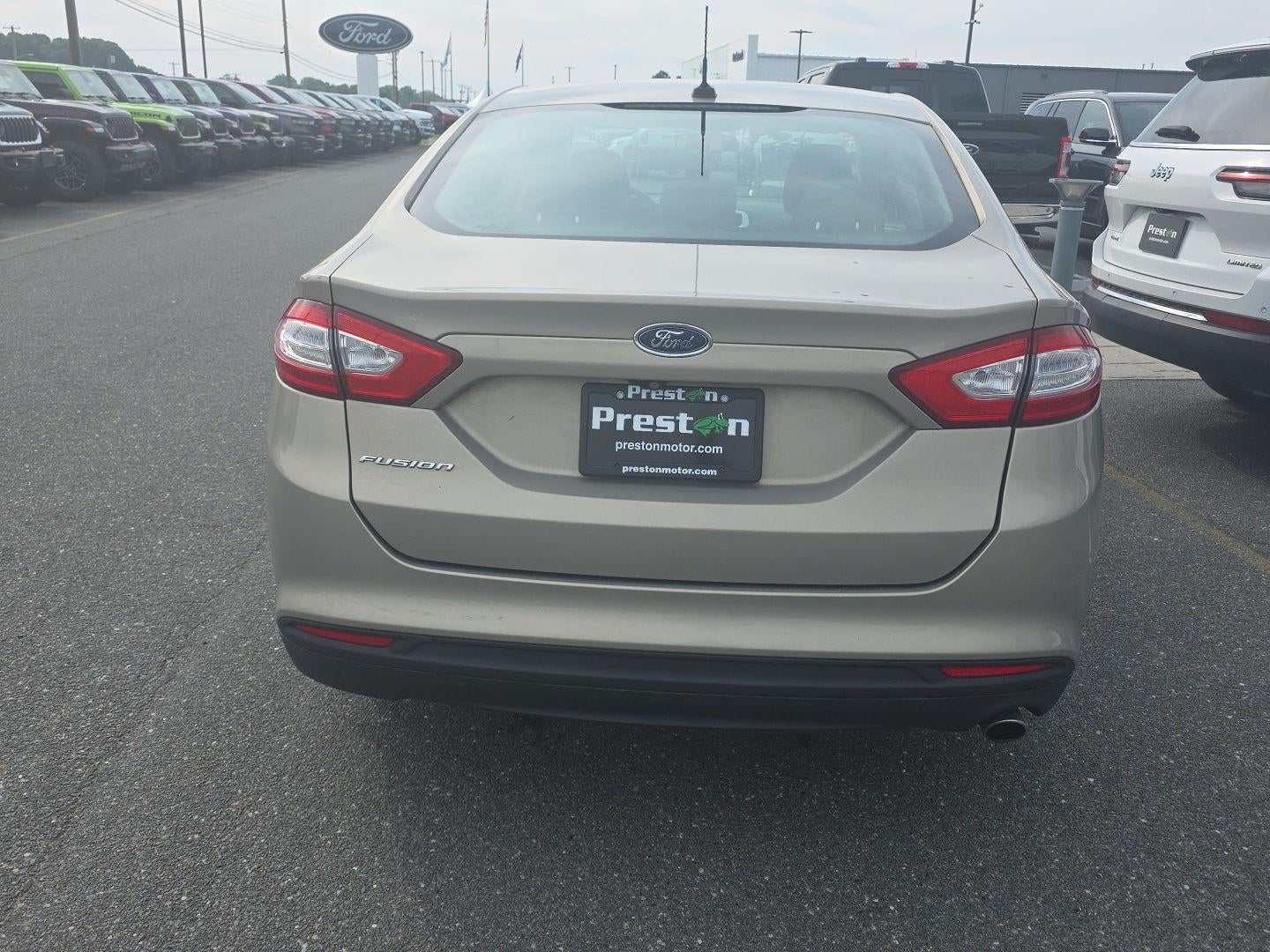 2016 Ford FUSION S