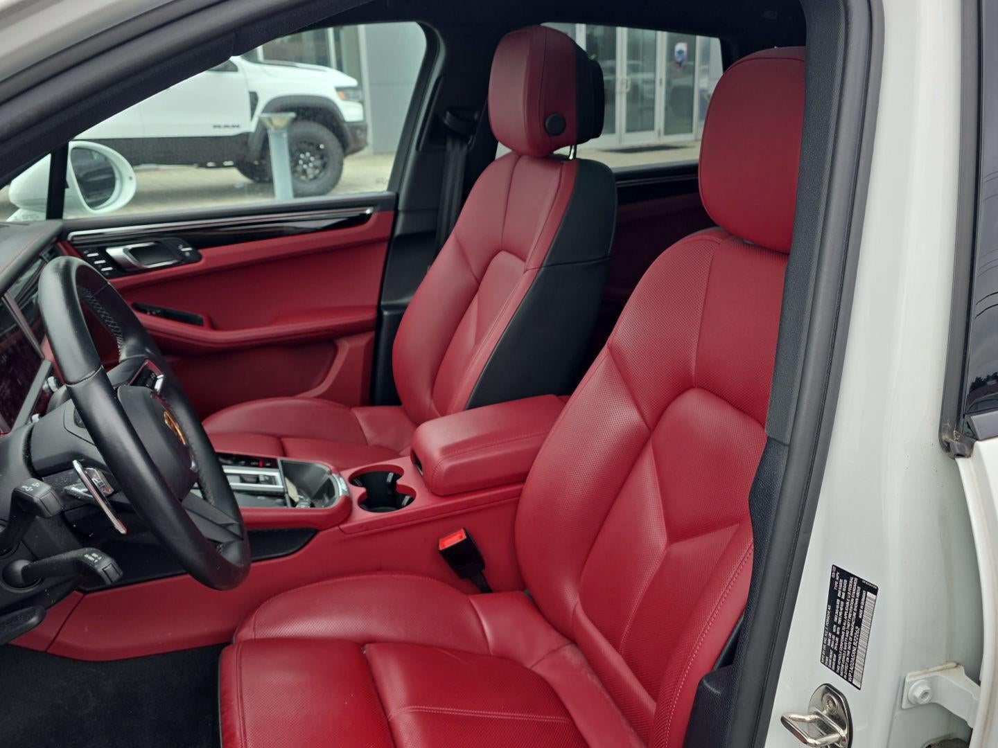2022 Porsche MACAN S