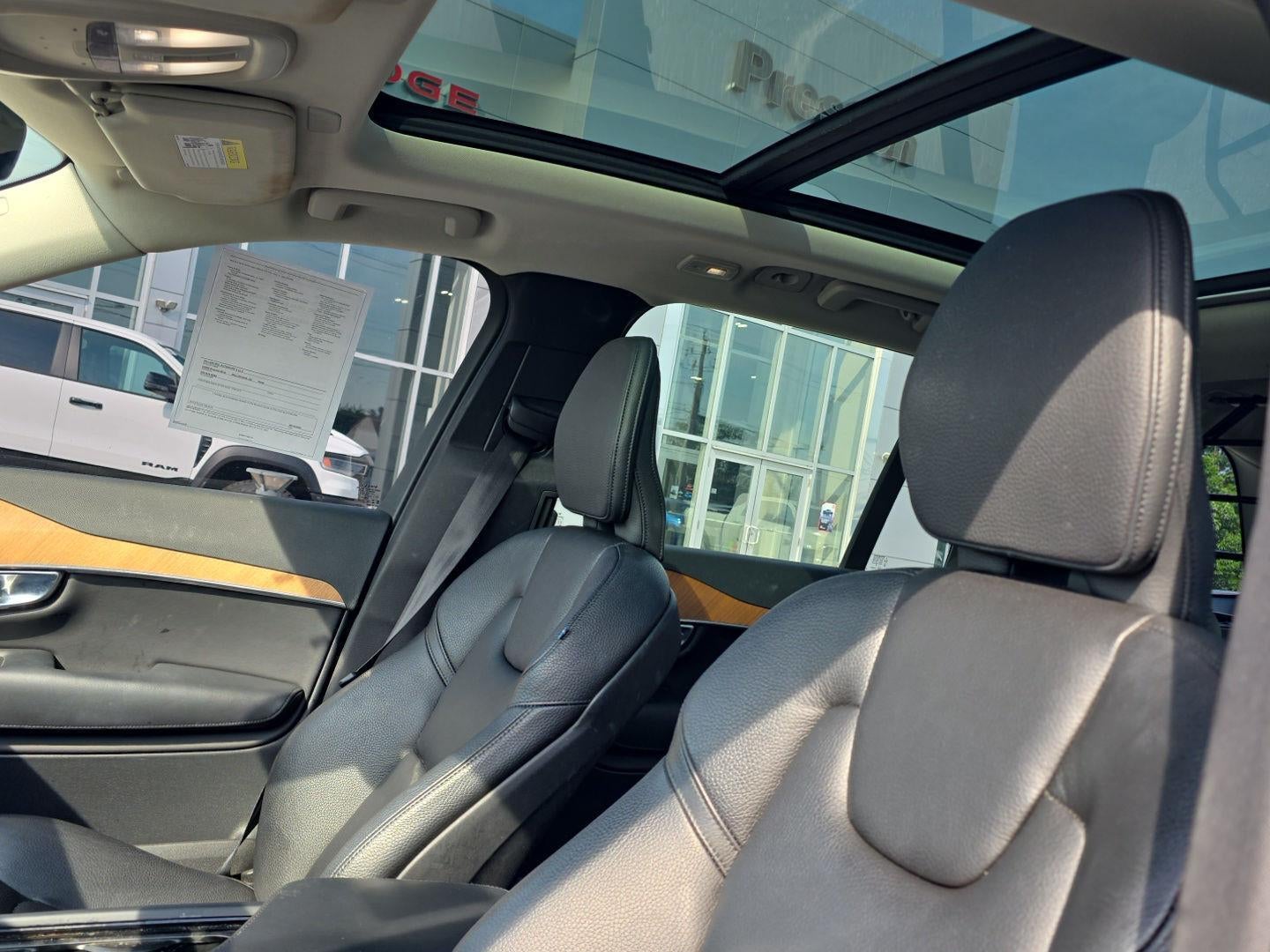 2023 Volvo XC90 B5 Plus