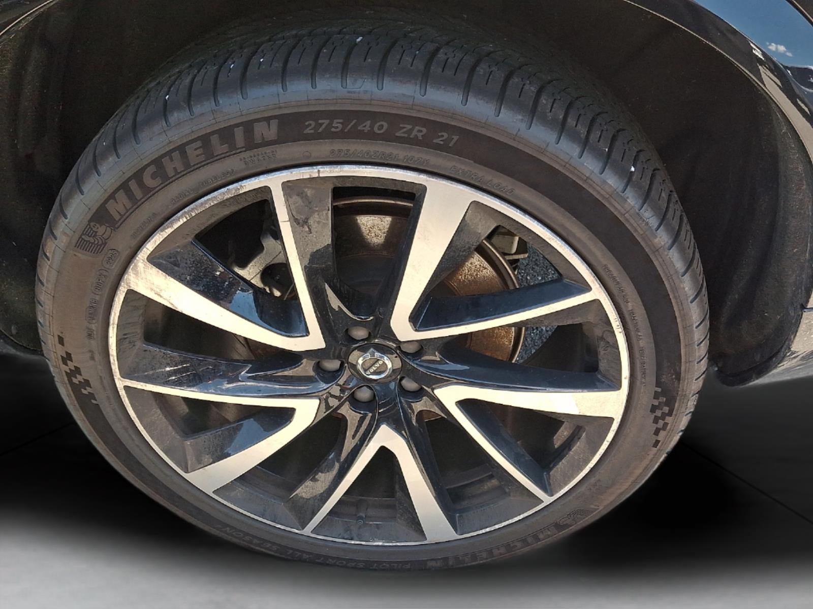 2023 Volvo XC90 B5 Plus
