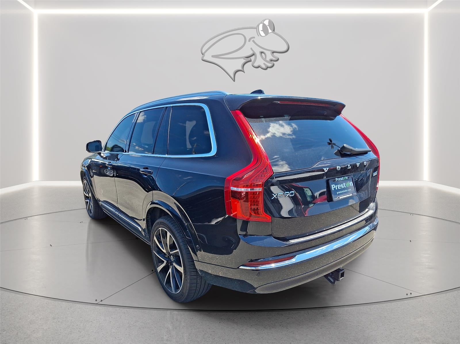 2023 Volvo XC90 B5 Plus