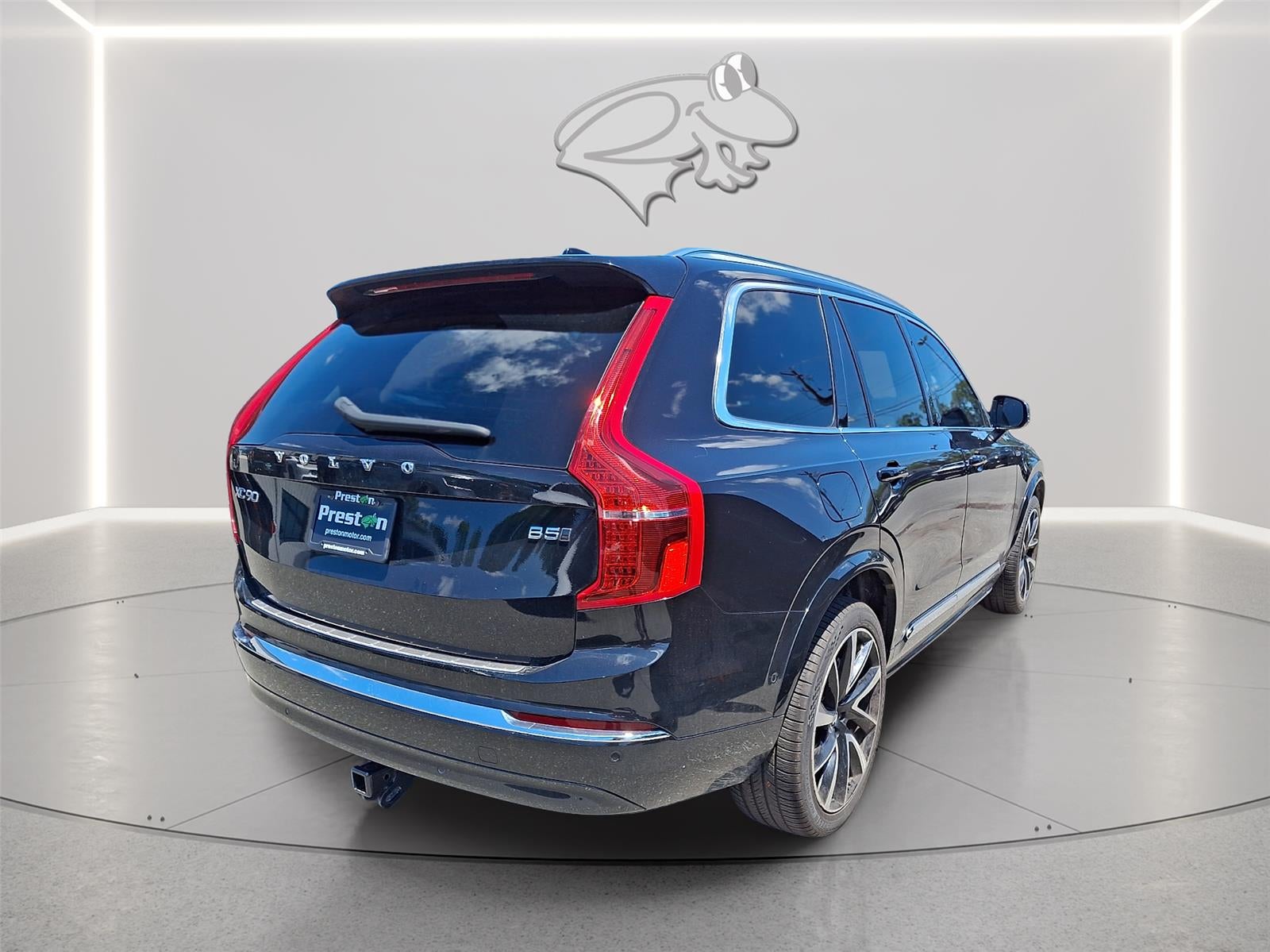 2023 Volvo XC90 B5 Plus