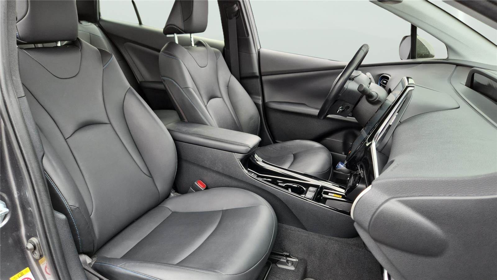 2021 Toyota PRIUS Base