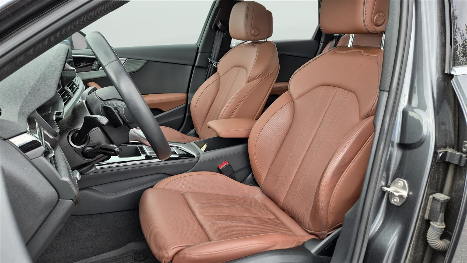 2022 Audi A4 Sedan S line Premium Plus