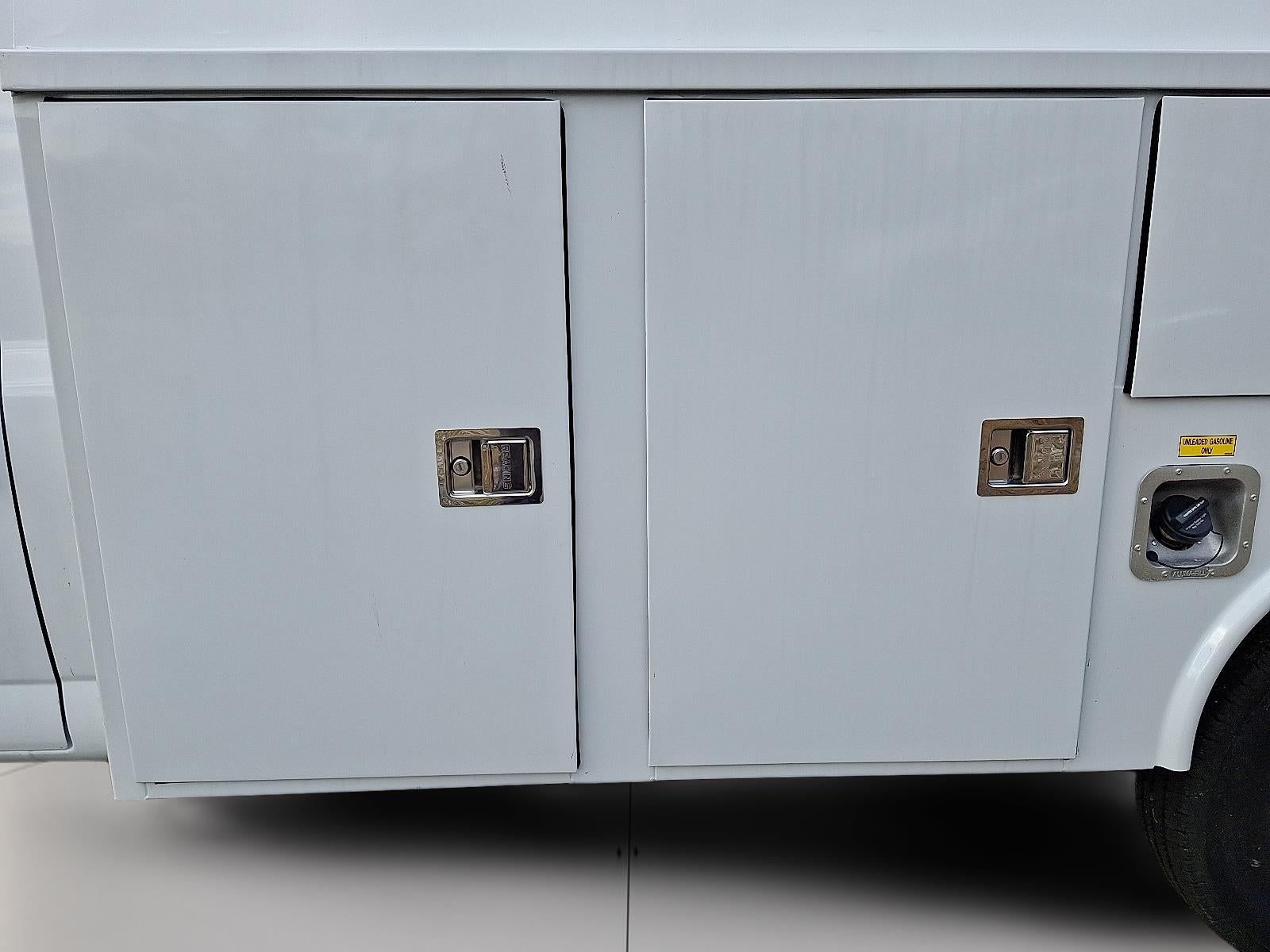 2025 Chevrolet Express Cutaway 3500 1WT