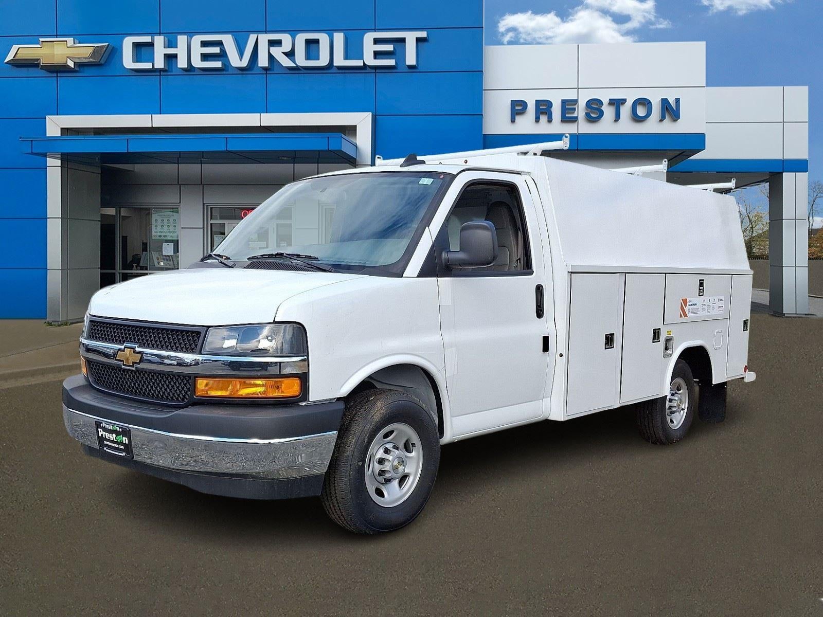 2025 Chevrolet Express Cutaway 3500 1WT