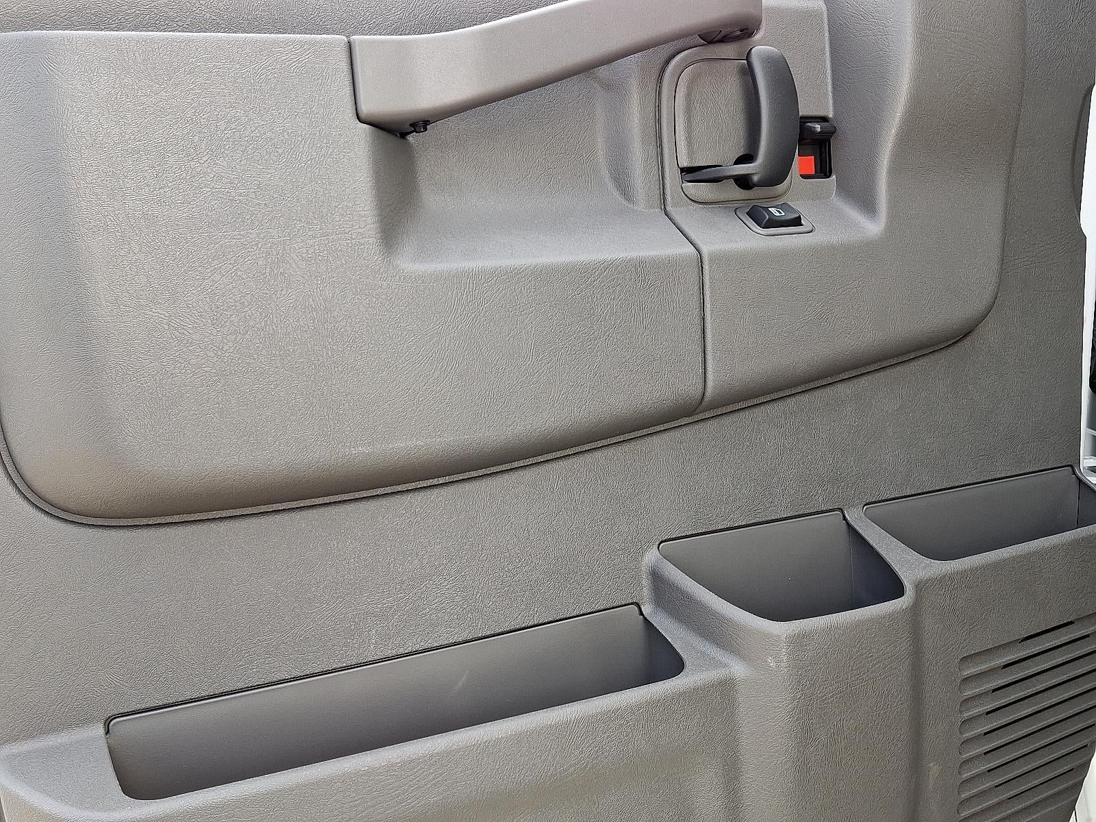 2025 Chevrolet Express Cutaway 3500 1WT