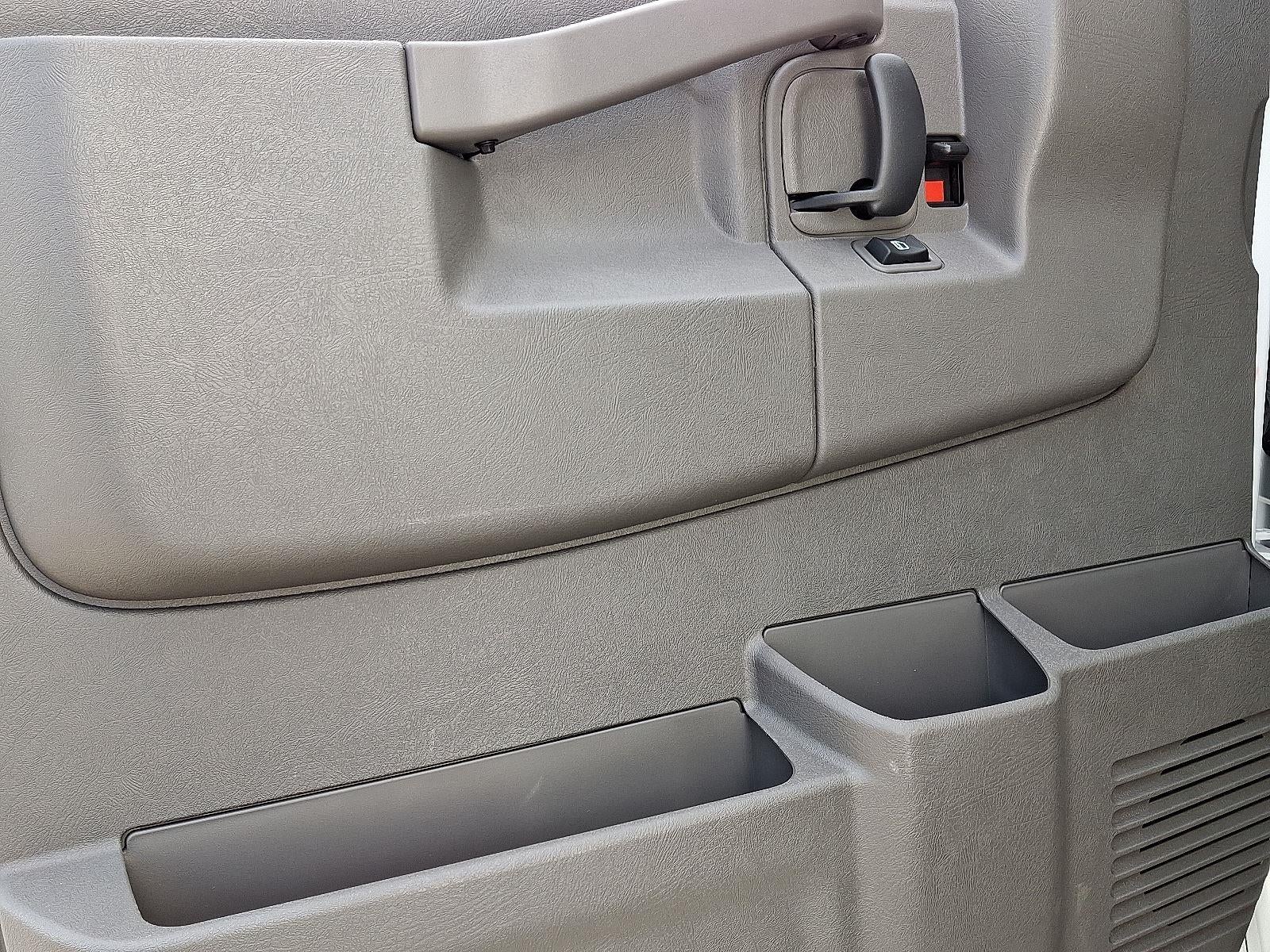 2025 Chevrolet Express Cutaway 3500 1WT