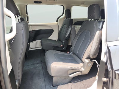 2024 Chrysler Voyager LX