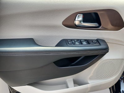 2024 Chrysler Voyager LX