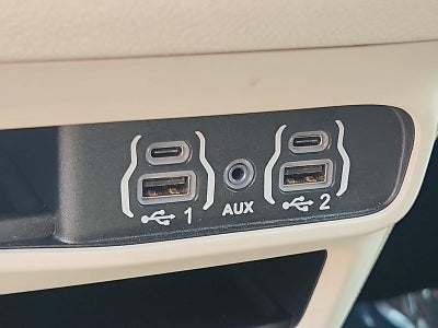 2024 Chrysler Voyager LX