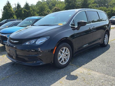 2024 Chrysler Voyager LX