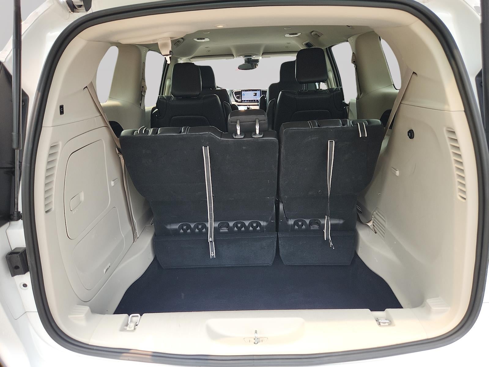 2024 Chrysler Pacifica Hybrid Select