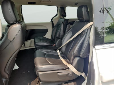 2024 Chrysler Pacifica Hybrid Select