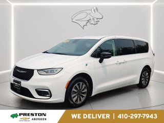 2024 Chrysler Pacifica Hybrid Select