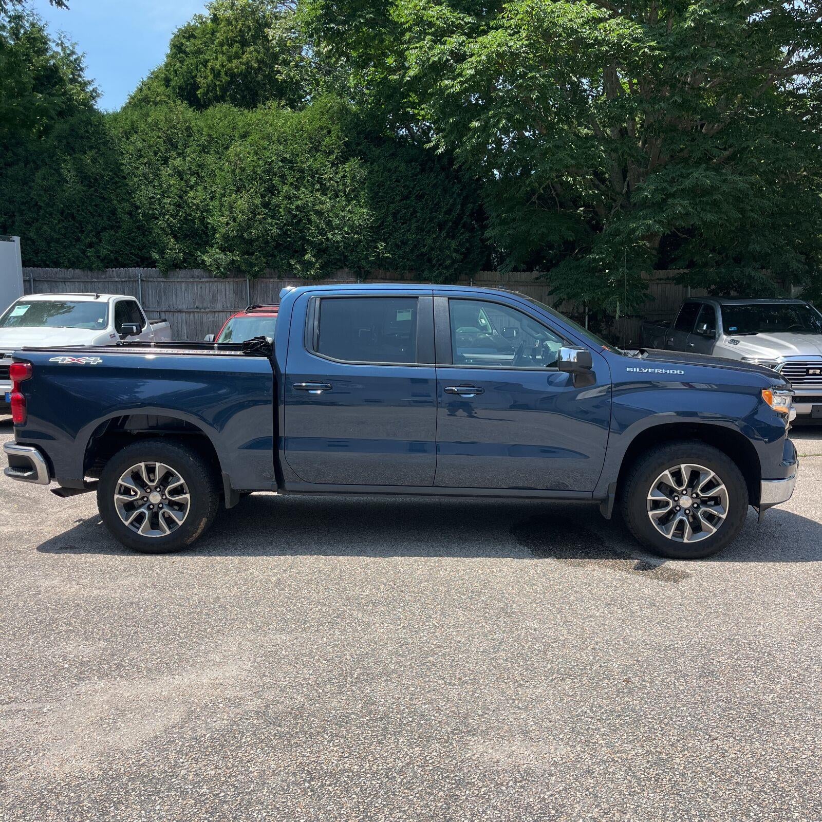 2022 Chevrolet Silverado 1500 LT (2FL)